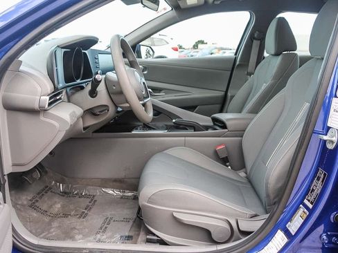 Used 2023 Hyundai Elantra SEL image 19