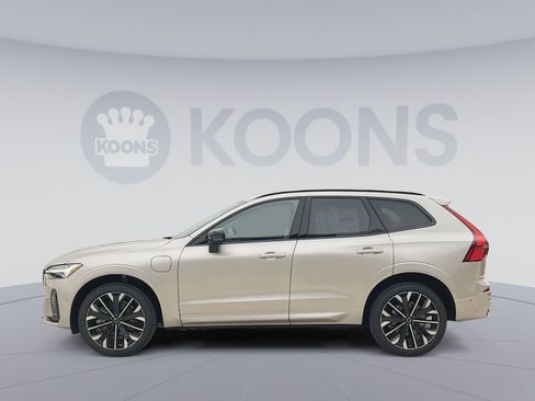 New 2026 Volvo XC60 T8 Ultra w/ Climate Package AWD/4WD image 2