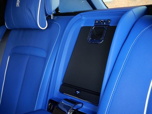 Used 2023 Rolls-Royce Cullinan w/ Cullinan Package AWD/4WD image 37