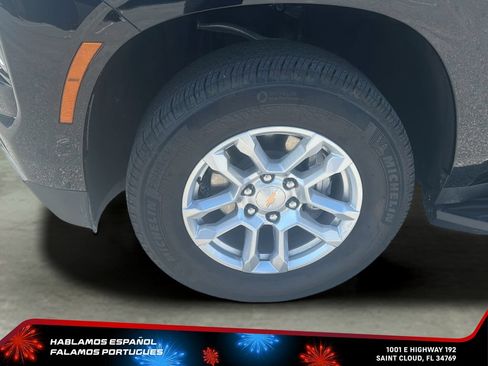 Used 2025 Chevrolet Suburban LS RWD image 35