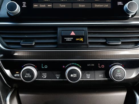 Used 2018 Honda Accord Sport image 33