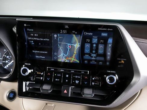 Used 2021 Toyota Highlander Platinum image 17