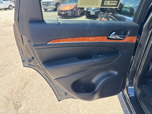 Used 2011 Jeep Grand Cherokee Overland AWD/4WD image 11