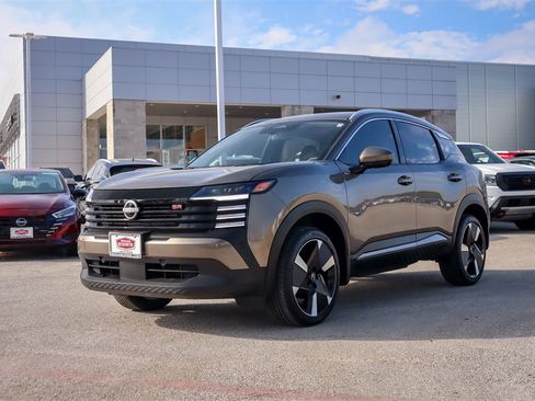 Used 2025 Nissan Kicks SR image 7