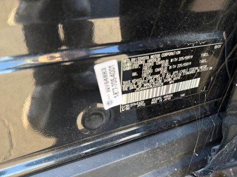 Used 2021 Toyota Venza Limited w/ Advanced Technology Package image 25