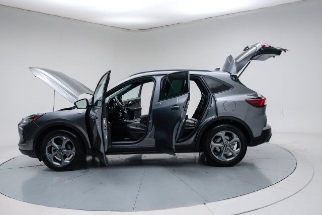 Used 2025 Ford Escape ST-Line FWD image 19