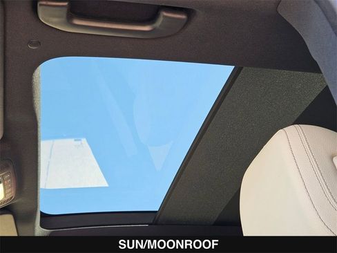 Used 2024 Mercedes-Benz GLE 350 4MATIC image 36