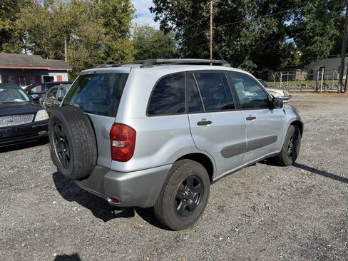 Used 2005 Toyota RAV4 2WD image 8