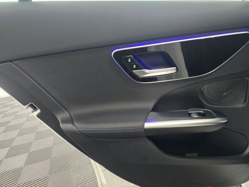 Used 2025 Mercedes-Benz C 300 4MATIC Sedan image 19