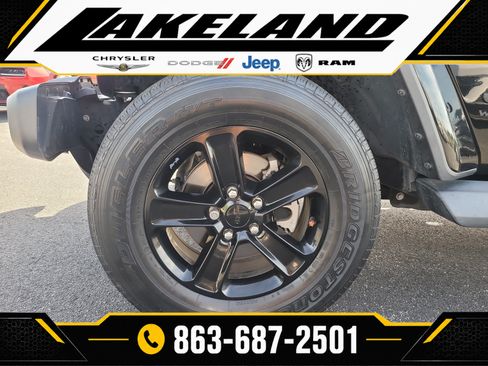 Used 2020 Jeep Wrangler Unlimited Sahara AWD/4WD image 9