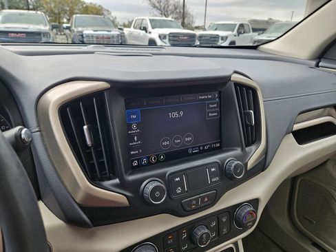 Used 2024 GMC Terrain Denali w/ Denali Premium Package image 19