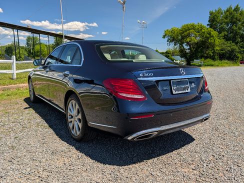 Used 2018 Mercedes-Benz E 300 4MATIC w/ Premium 2 Package image 8