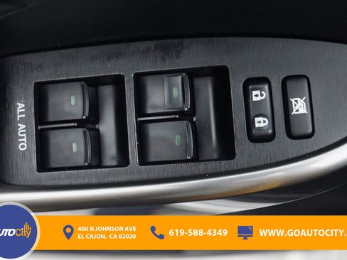Used 2015 Toyota Prius Persona Series FWD image 20