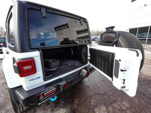 Used 2023 Jeep Wrangler Unlimited Sahara w/ Cold Weather Group image 50