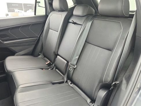 Used 2023 Volkswagen Tiguan SE R-Line image 39