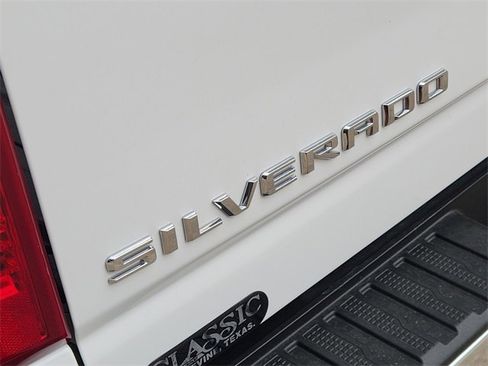 Used 2025 Chevrolet Silverado 2500 LT w/ Texas Edition AWD/4WD image 9