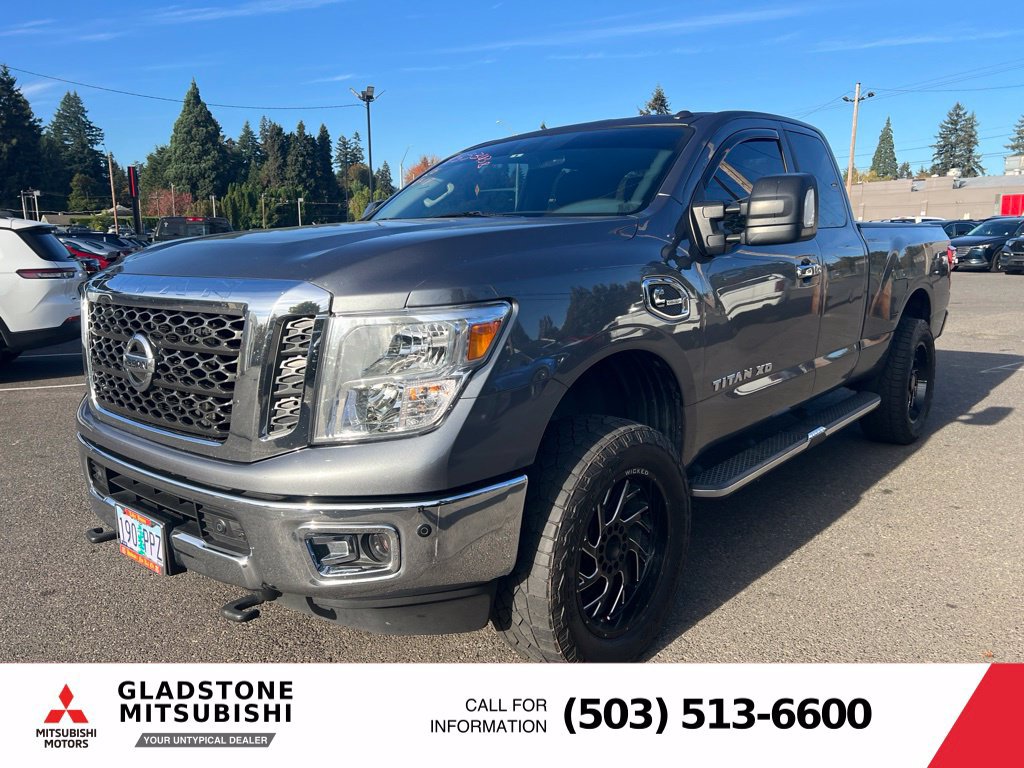 Used 2017 Nissan Titan SV AWD/4WD image 2