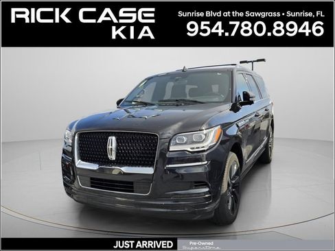 Used 2023 Lincoln Navigator L Reserve RWD image 1