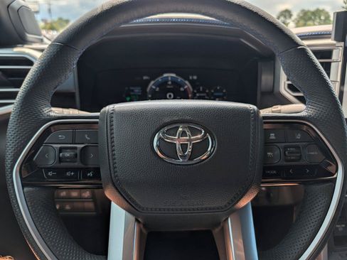 Used 2025 Toyota Tundra Platinum AWD/4WD image 23