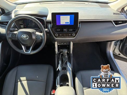 Used 2025 Toyota Corolla Cross XLE FWD image 19
