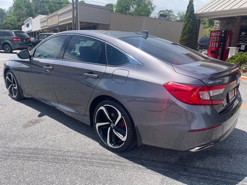 Used 2018 Honda Accord Sport image 11