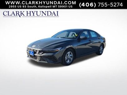 Used 2025 Hyundai Elantra SE