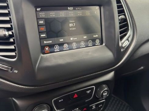 Used 2020 Jeep Compass Latitude w/ Cold Weather Group AWD/4WD image 11