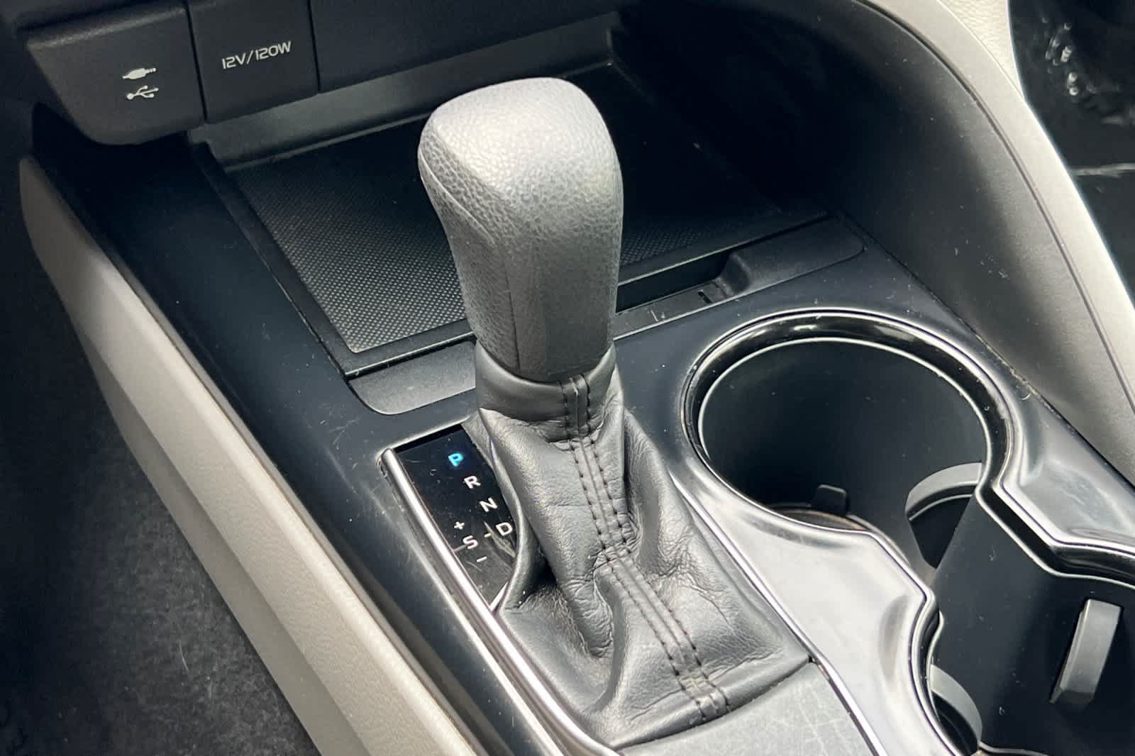 Used 2018 Toyota Camry LE FWD image 21