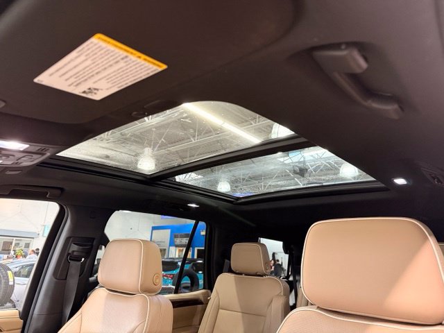 Used 2023 Chevrolet Tahoe Premier w/ Premium Package 2 AWD/4WD image 20