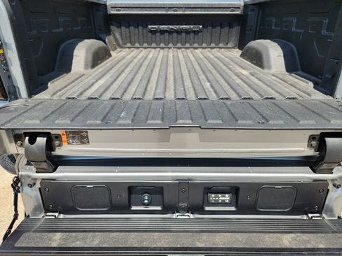 Used 2024 GMC Sierra 2500 Denali Ultimate AWD/4WD image 26