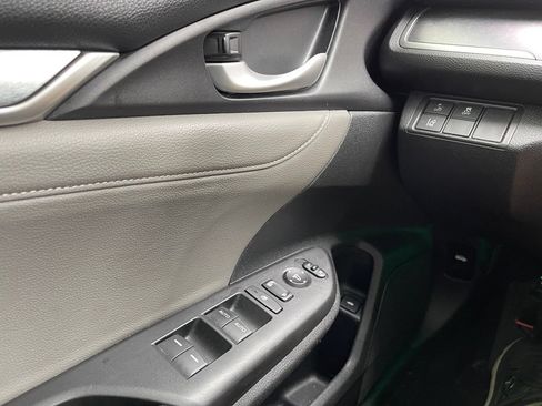Used 2018 Honda Civic Touring image 13