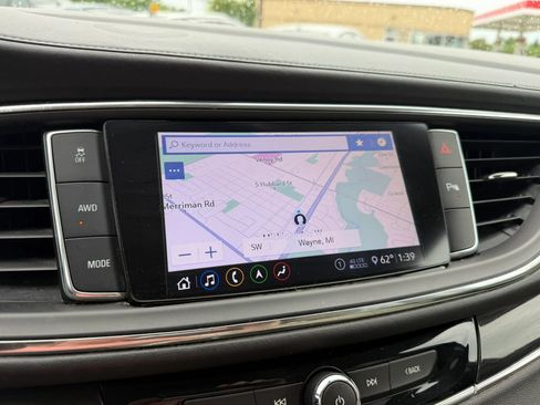 Used 2020 Buick Enclave Essence w/ Sound and Sites Package AWD/4WD image 29