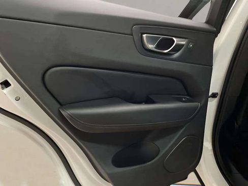 Used 2025 Volvo XC60 B5 Core image 60