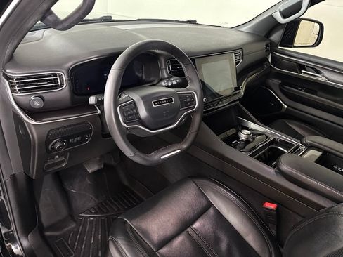 Used 2024 Jeep Wagoneer 4WD image 21
