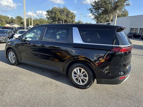 Used 2024 Kia Carnival LX image 4