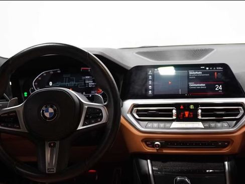 Used 2022 BMW 330i xDrive Sedan w/ M Sport Package AWD/4WD image 4