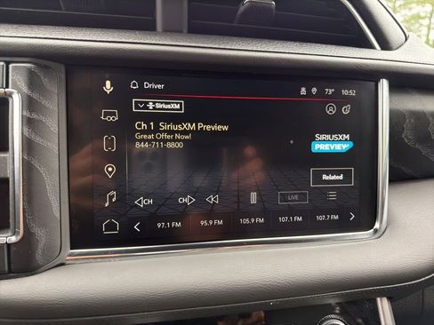 Used 2023 GMC Yukon XL Denali AWD/4WD image 10