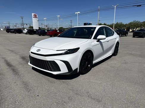 Certified 2025 Toyota Camry SE w/ Convenience Package FWD image 4