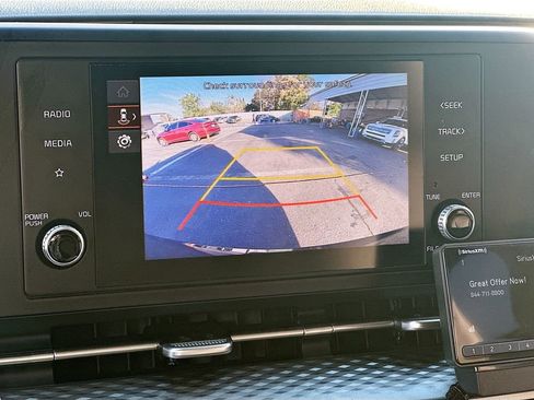 Certified 2024 Kia Carnival LX image 11