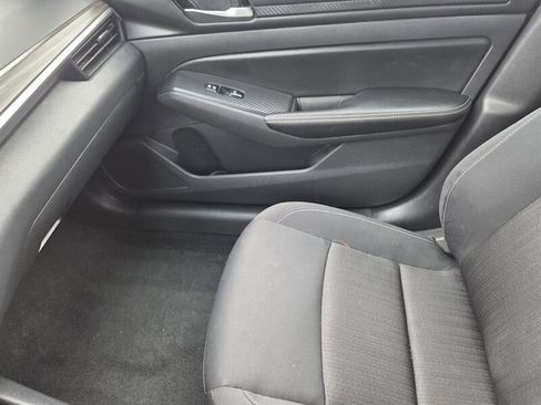 Used 2025 Nissan Altima 2.5 SV image 19