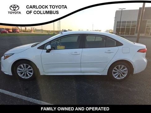 Used 2025 Toyota Corolla LE w/ LE Premium Package FWD image 1