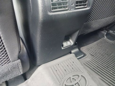 Used 2022 Toyota 4Runner SR5 Premium w/ Moonroof Package AWD/4WD image 29
