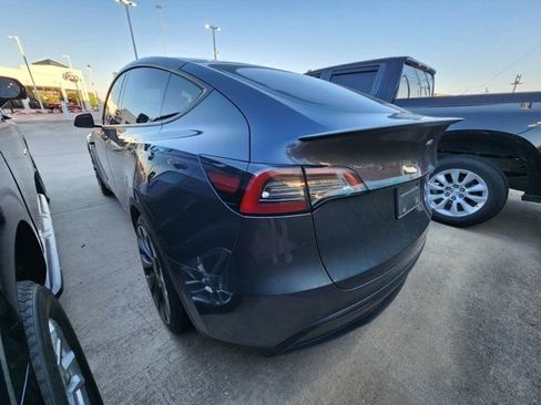 Used 2021 Tesla Model Y Performance image 4