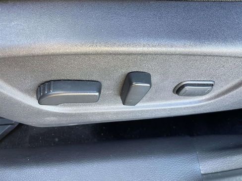 Used 2018 Nissan Rogue SV image 13