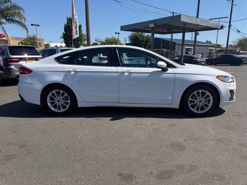 Used 2019 Ford Fusion SE FWD image 8