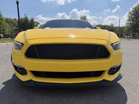 Used 2017 Ford Mustang GT w/ GT Performance Package RWD image 2