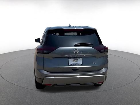 Used 2026 Nissan Rogue SL FWD image 7