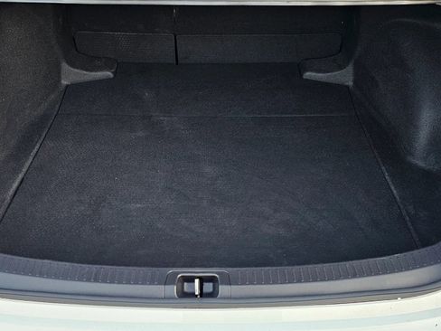 Used 2022 Toyota Corolla LE image 25