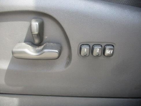 Used 2013 Subaru Tribeca Limited image 26