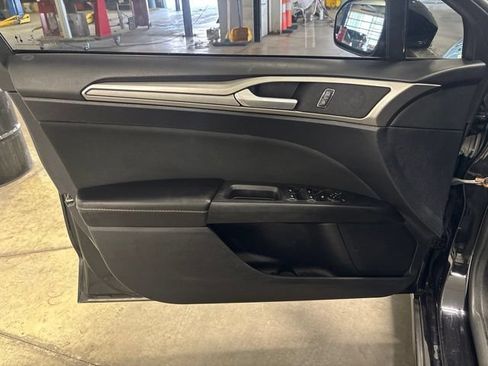 Used 2020 Ford Fusion SE FWD image 10